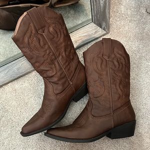 Women’s Western Cowgirl Brown Pointed Toe Boots Size 8